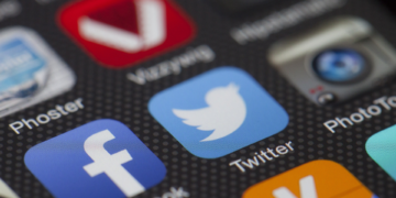 ¿Cómo crear una estrategia de redes sociales? [Guía Completo]